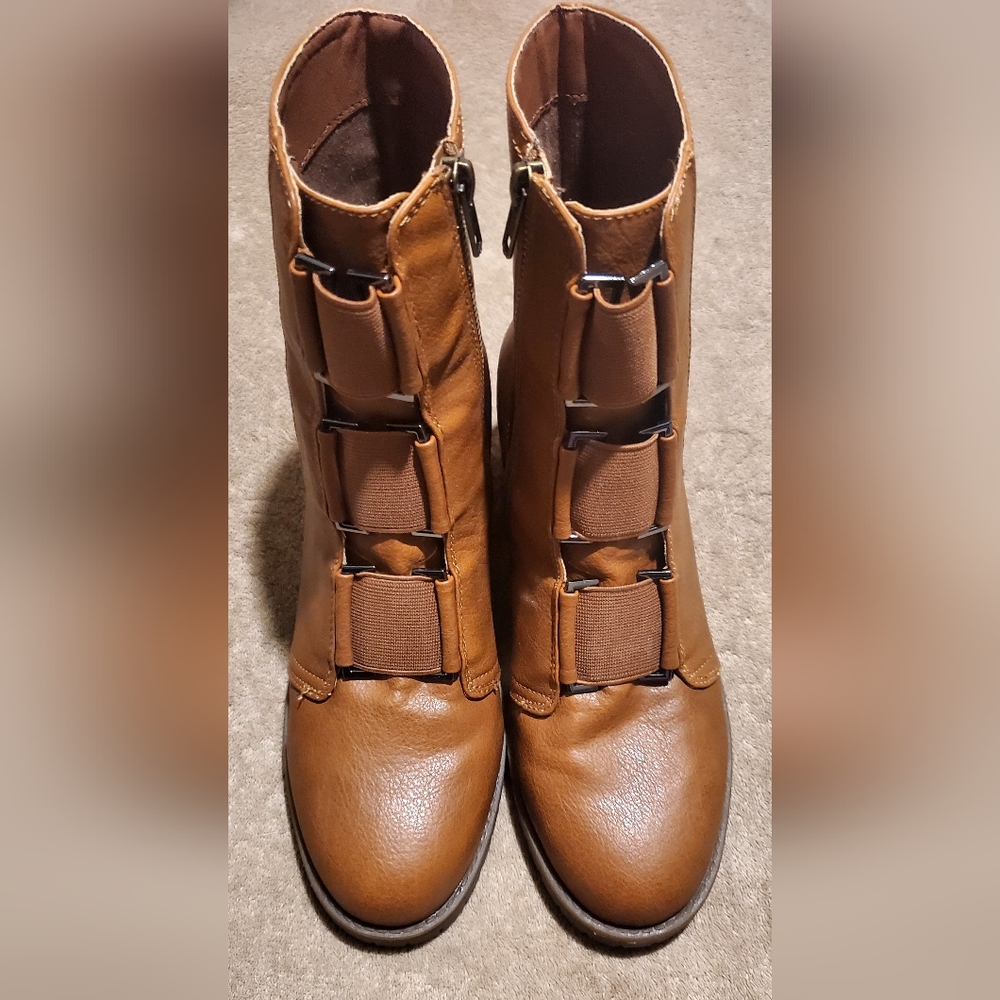 NIB Never Worn Size 8.5 Yellowbox Televiz Boots - Picture 3 of 9